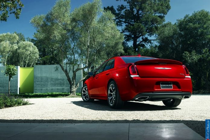 2015 Chrysler 300 - фотография 39 из 226