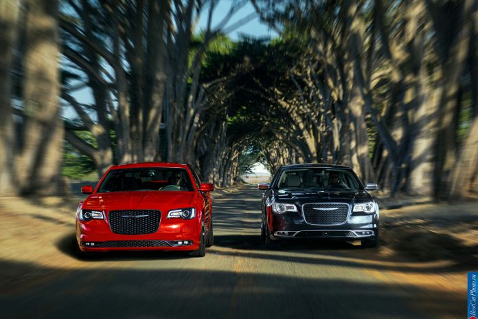 2015 Chrysler 300 - фотография 73 из 226