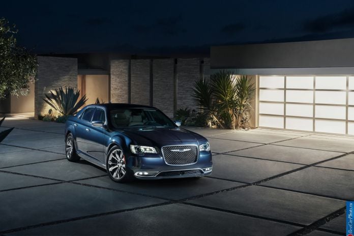 2015 Chrysler 300 - фотография 91 из 226
