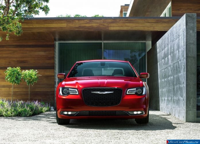 2015 Chrysler 300 - фотография 102 из 226