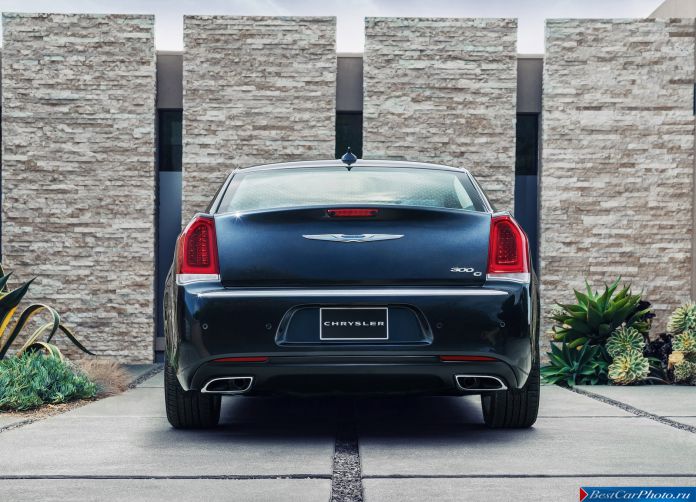 2015 Chrysler 300 - фотография 114 из 226