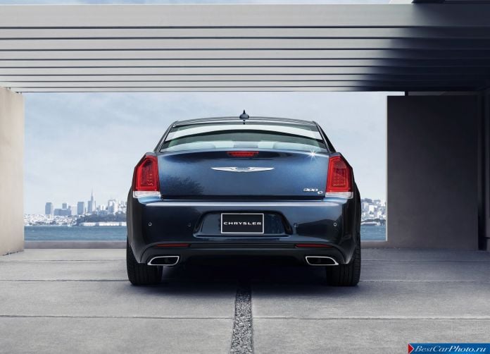 2015 Chrysler 300 - фотография 116 из 226