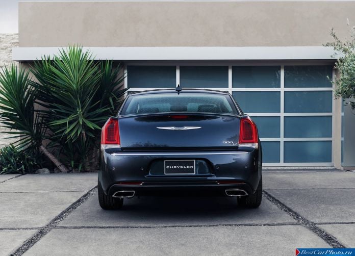 2015 Chrysler 300 - фотография 118 из 226