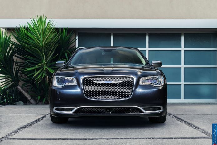 2015 Chrysler 300 - фотография 121 из 226