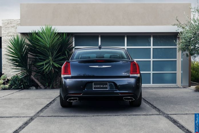 2015 Chrysler 300 - фотография 123 из 226