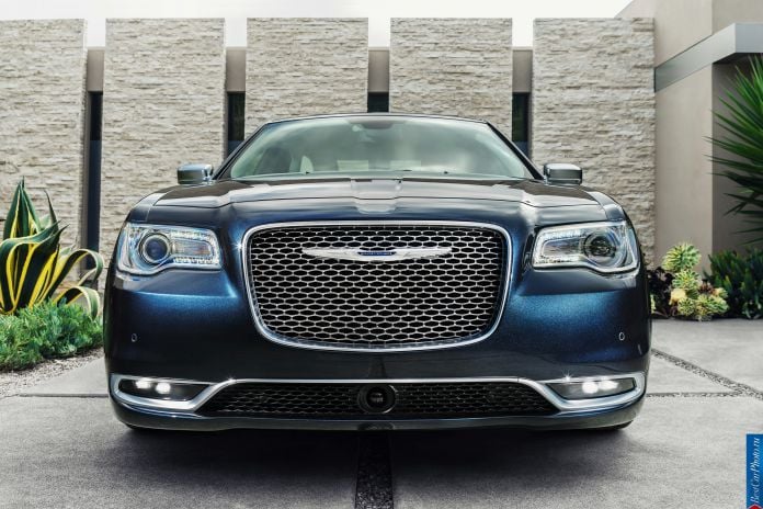 2015 Chrysler 300 - фотография 125 из 226