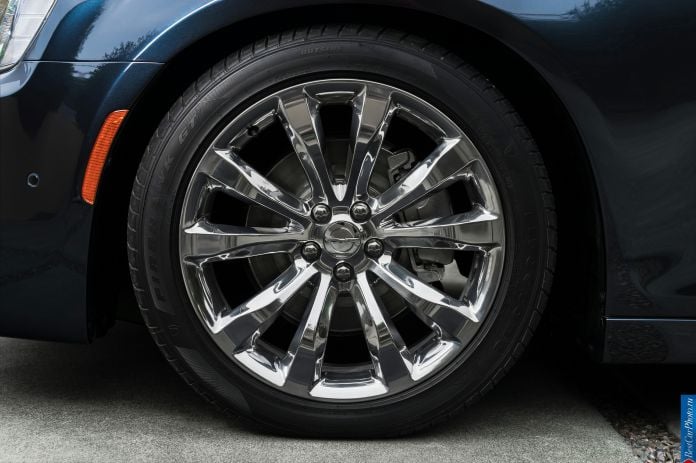 2015 Chrysler 300 - фотография 141 из 226