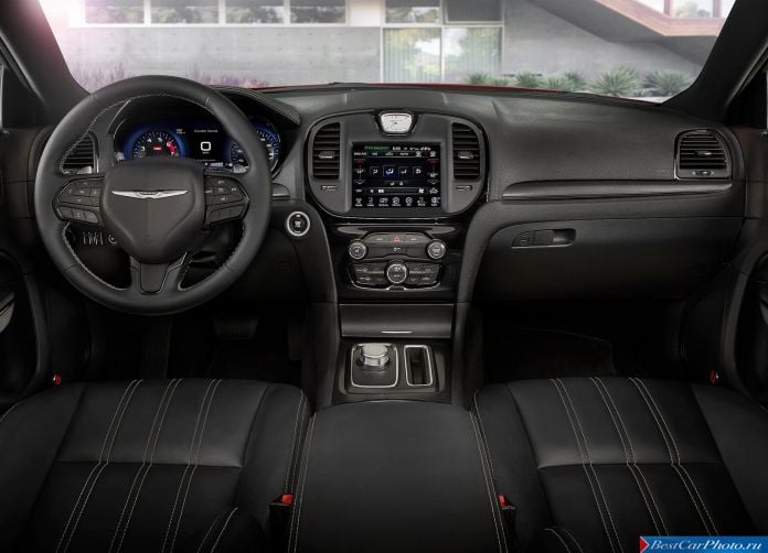 2015 Chrysler 300 - фотография 154 из 226