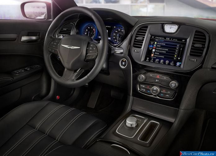 2015 Chrysler 300 - фотография 168 из 226