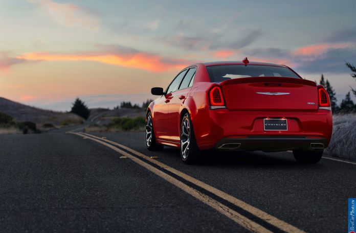 2015 Chrysler 300 - фотография 175 из 226