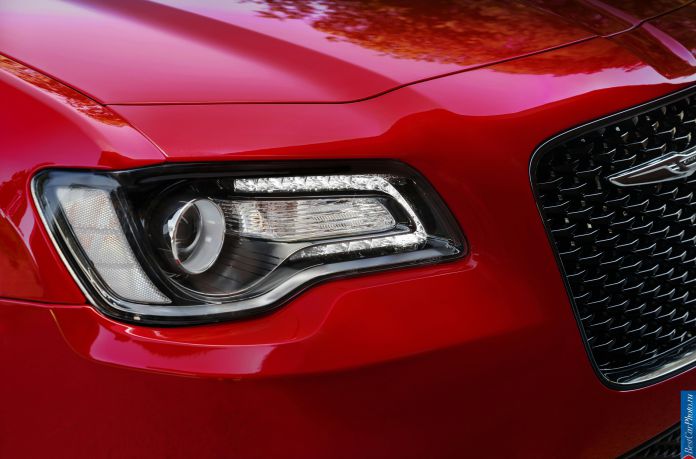 2015 Chrysler 300 - фотография 179 из 226