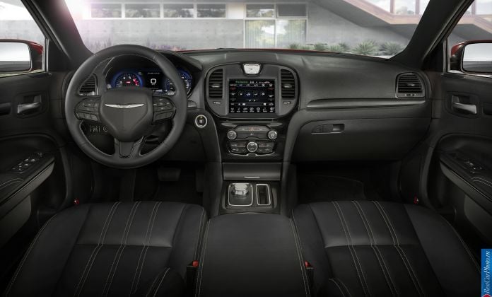 2015 Chrysler 300 - фотография 185 из 226