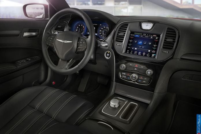 2015 Chrysler 300 - фотография 209 из 226