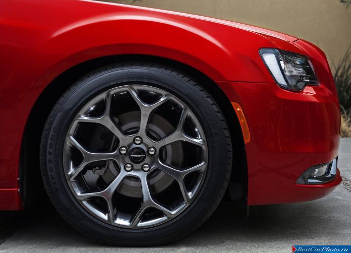 2015 Chrysler 300 - фотография 214 из 226
