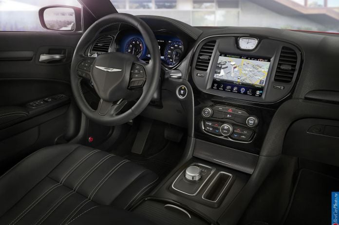 2015 Chrysler 300 - фотография 215 из 226