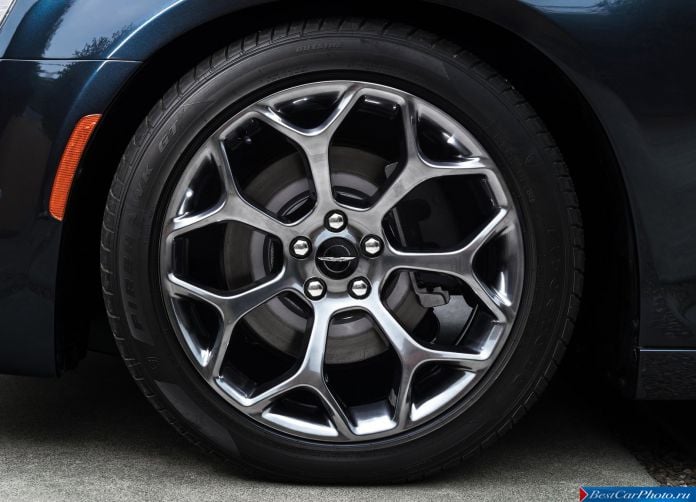 2015 Chrysler 300 - фотография 218 из 226