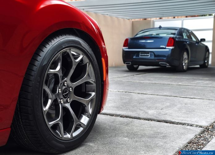 2015 Chrysler 300 - фотография 222 из 226