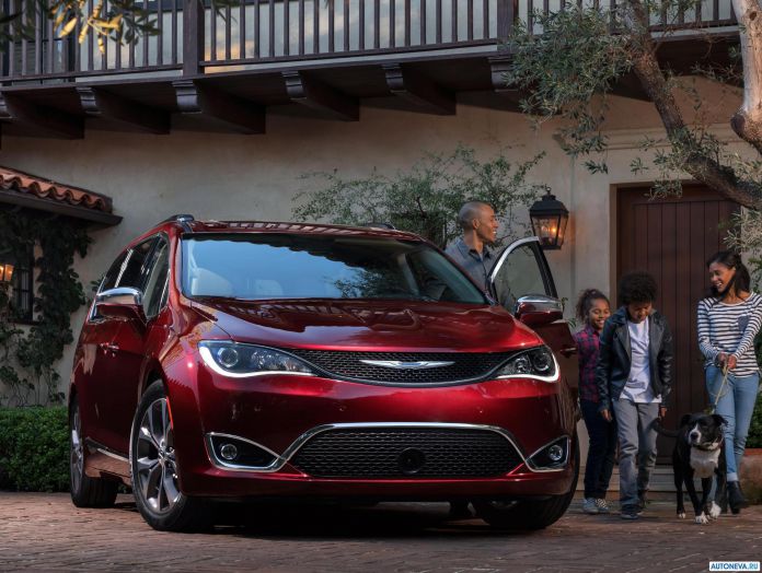 2017 Chrysler Pacifica - фотография 1 из 171