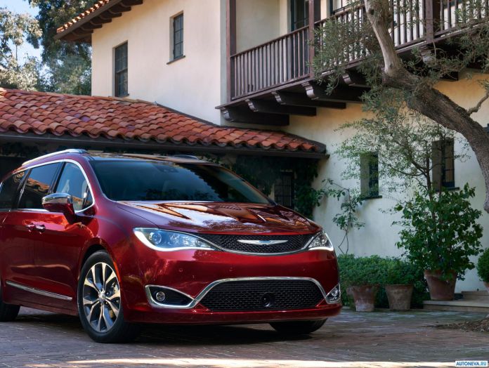 2017 Chrysler Pacifica - фотография 2 из 171