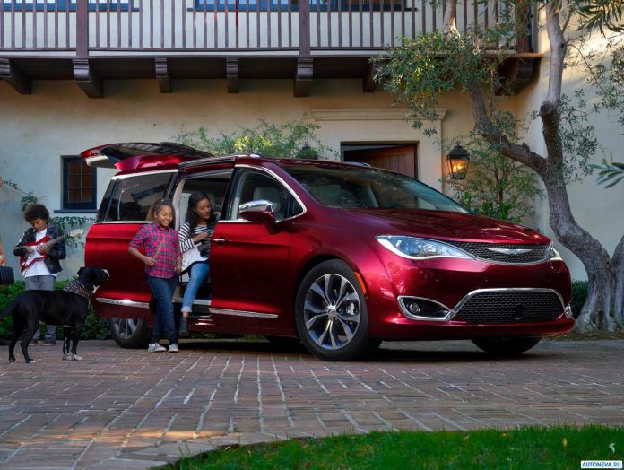 2017 Chrysler Pacifica - фотография 4 из 171