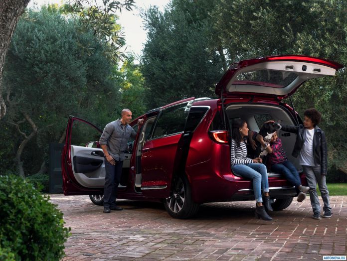 2017 Chrysler Pacifica - фотография 5 из 171 2017 Chrysler Pacifica - фотография 5 из 171