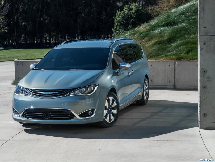 2017 Chrysler Pacifica - фотография 18 из 171