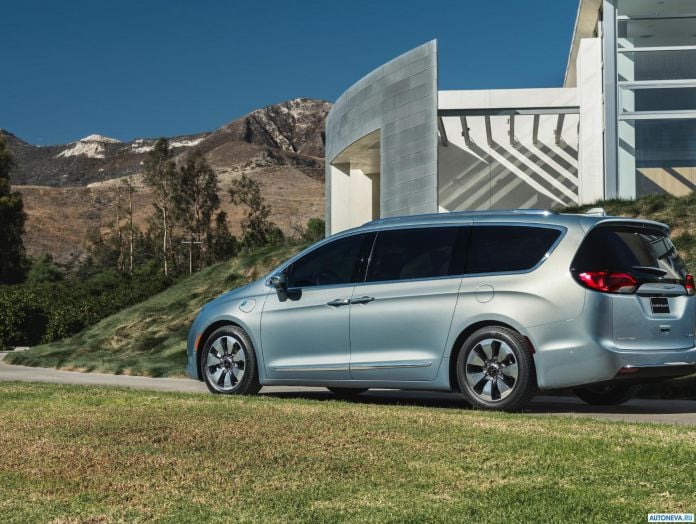 2017 Chrysler Pacifica - фотография 22 из 171