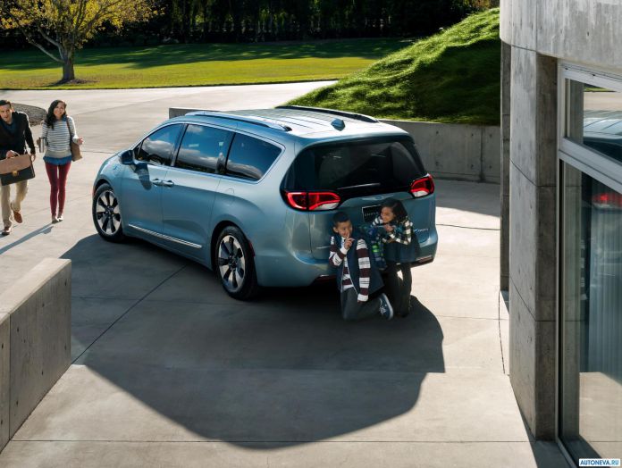 2017 Chrysler Pacifica - фотография 23 из 171 2017 Chrysler Pacifica - фотография 23 из 171