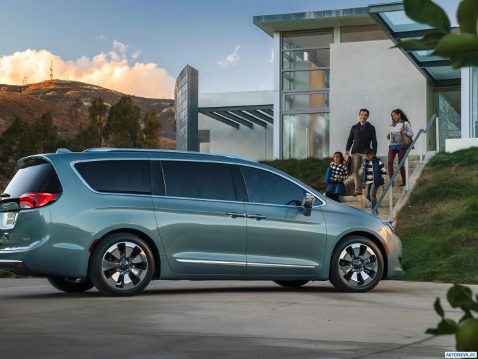 2017 Chrysler Pacifica - фотография 33 из 171