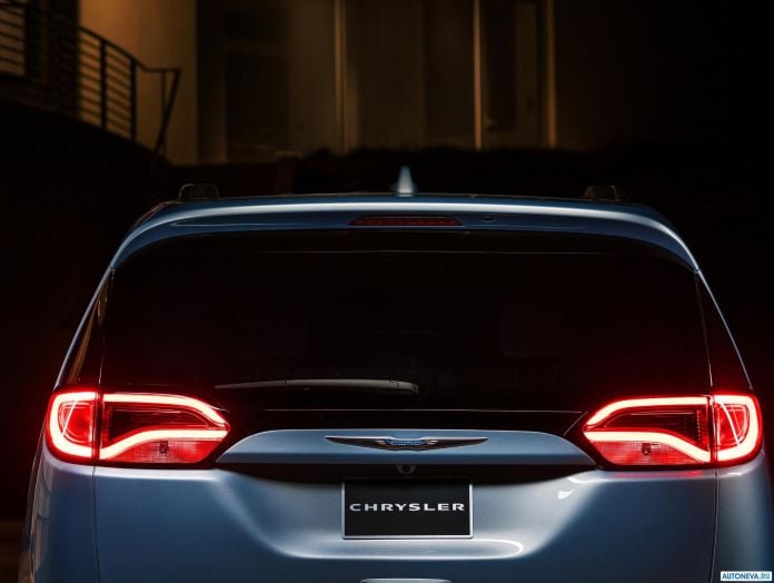 2017 Chrysler Pacifica - фотография 38 из 171 2017 Chrysler Pacifica - фотография 38 из 171