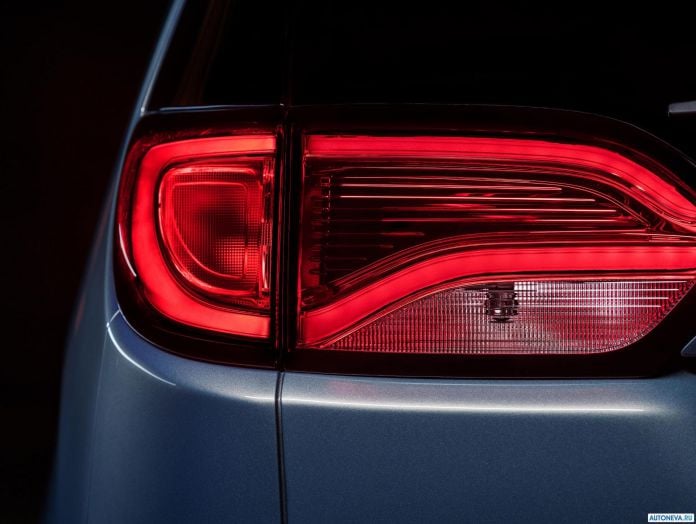 2017 Chrysler Pacifica - фотография 45 из 171 2017 Chrysler Pacifica - фотография 45 из 171