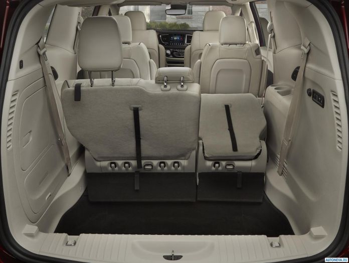 2017 Chrysler Pacifica - фотография 51 из 171 2017 Chrysler Pacifica - фотография 51 из 171