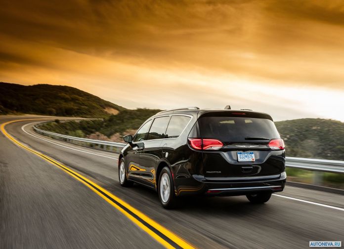 2017 Chrysler Pacifica - фотография 69 из 171 2017 Chrysler Pacifica - фотография 69 из 171