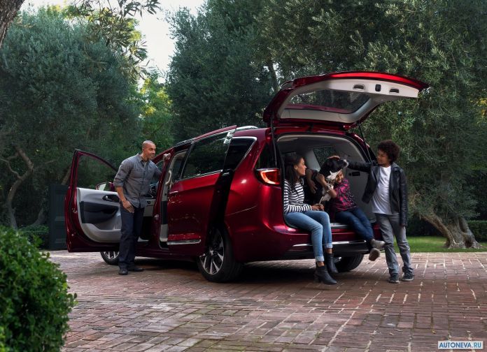 2017 Chrysler Pacifica - фотография 76 из 171