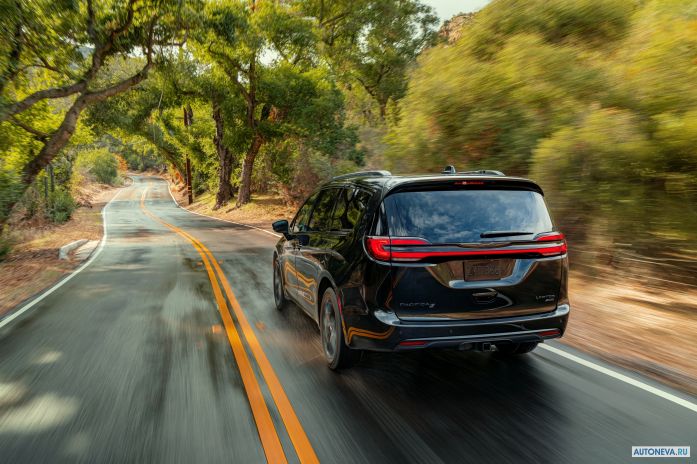 2021 Chrysler Pacifica Limited S Appearaance Package AWD - фотография 22 из 40