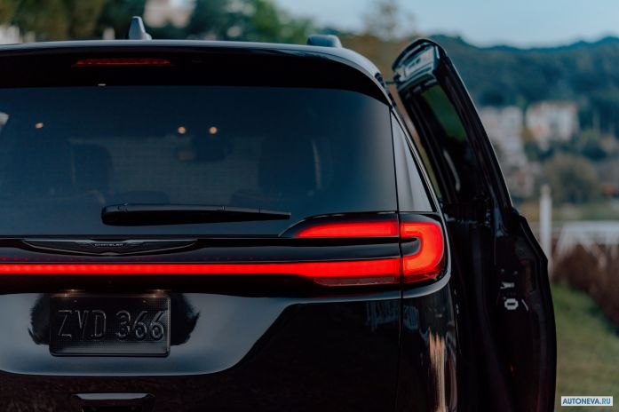 2021 Chrysler Pacifica Limited S Appearaance Package AWD - фотография 34 из 40 2021 Chrysler Pacifica Limited S Appearaance Package AWD - фотография 34 из 40