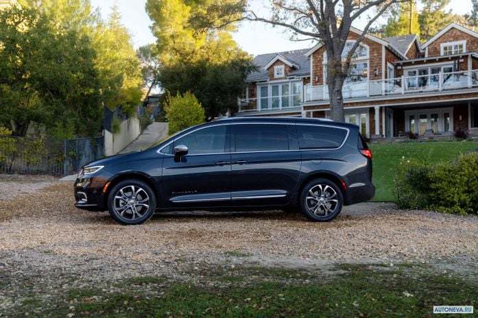 2021 Chrysler Pacifica Pinnacle AWD - фотография 16 из 40