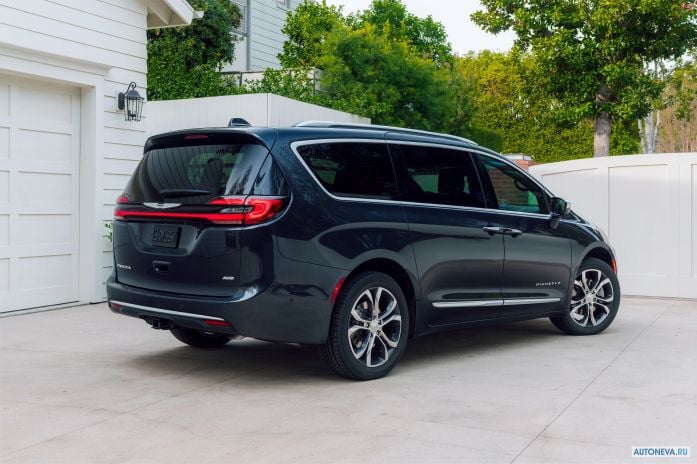 2021 Chrysler Pacifica Pinnacle AWD - фотография 18 из 40