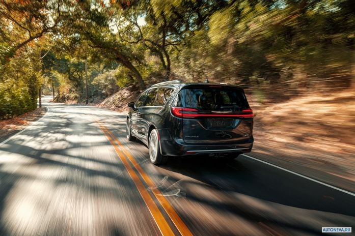 2021 Chrysler Pacifica Pinnacle AWD - фотография 20 из 40