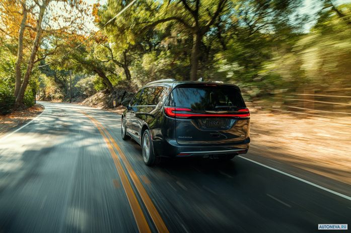 2021 Chrysler Pacifica Pinnacle AWD - фотография 21 из 40