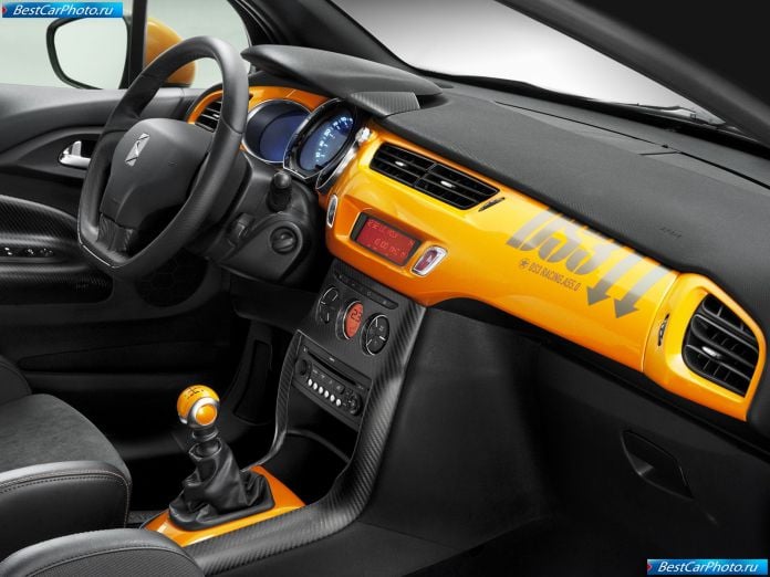 2011 Citroen Ds3 Racing - фотография 24 из 32
