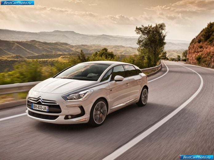 2012 Citroen Ds5 - фотография 2 из 104