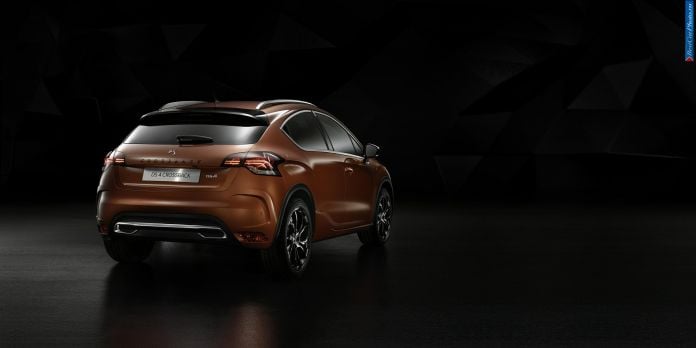2016 Citroen DS4 Crossback - фотография 2 из 24