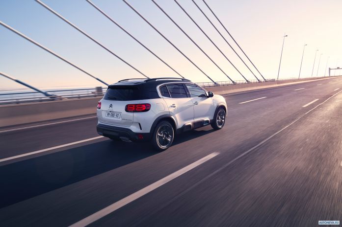2019 Citroen C5 AirCross Hybrid - фотография 16 из 28 2019 Citroen C5 AirCross Hybrid - фотография 16 из 28