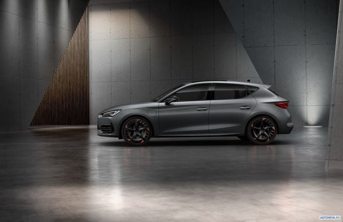 2020 Cupra Leon eHybrid - фотография 3 из 9