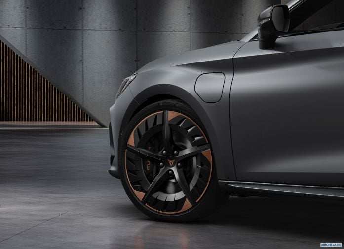 2020 Cupra Leon eHybrid - фотография 9 из 9