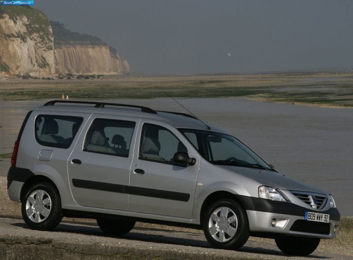 2007 Dacia Logan MCV - фотография 9 из 46