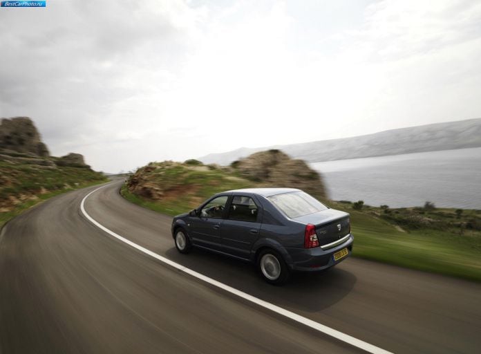 2009 Dacia Logan - фотография 15 из 45 2009 Dacia Logan - фотография 15 из 45