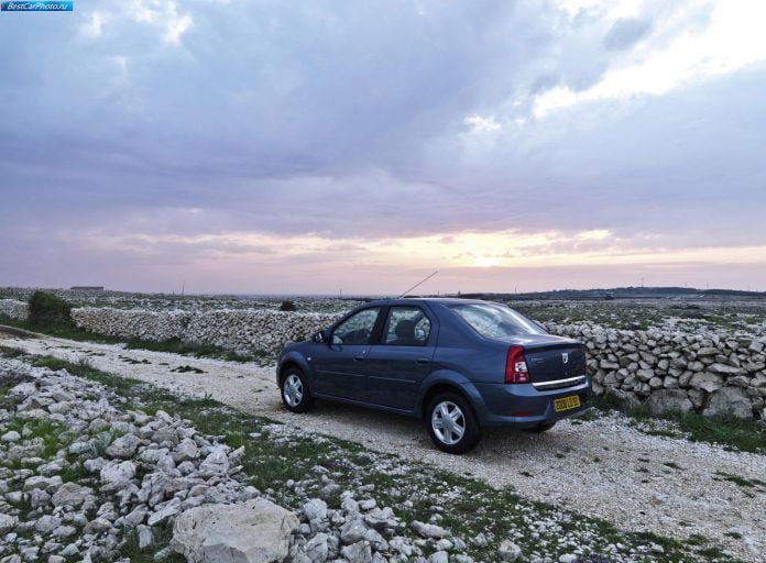 2009 Dacia Logan - фотография 18 из 45 2009 Dacia Logan - фотография 18 из 45