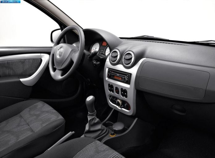 2009 Dacia Sandero - фотография 6 из 35